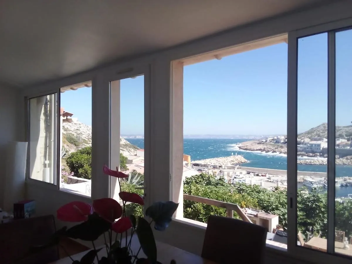 Holiday home Maison Vue Magistrale Sur Le Port Et Calanques Des Goudes Marseille